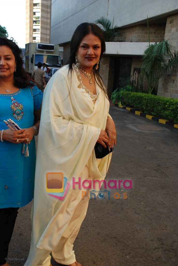 Guddi Maruti at Star Pariwar Awards on May 17th 2008