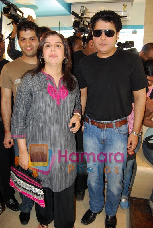 Farah Khan and Sajid Khan at Hokey Pokey ice cream parlour launch in Bandra on May 20th 2008