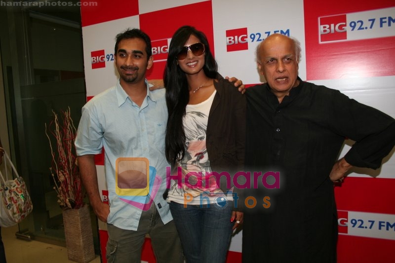 Kunal Deshmukh, Sonal Chauhan, Mahesh Bhatt at The Big 92.7FM Studio in Andheri on May 20th 2008