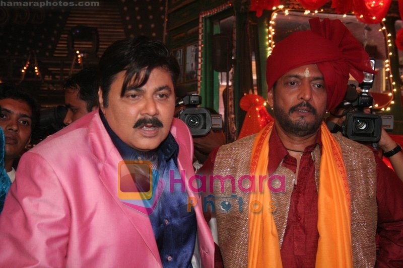 Satish Shah, Nana Patekar on the sets of Horn Ok Please in Filmistan on May 22nd 2008