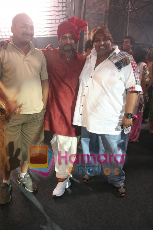 Nana Patekar, Ganesh Acharya on the sets of Horn Ok Please in Filmistan on May 22nd 2008