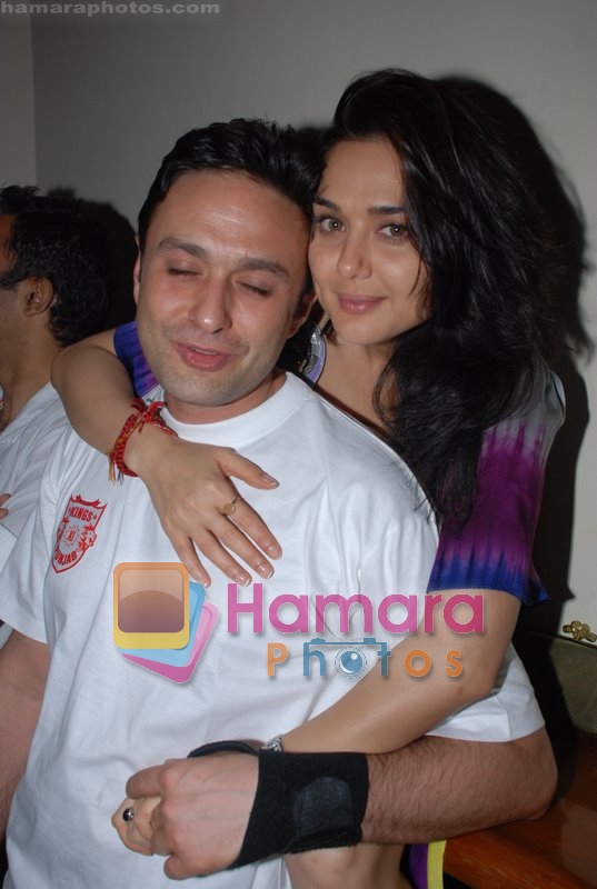 Ness Wadia, Preity Zinta at IPL match Victory Celebration in Henry Tham on May 21st 2008