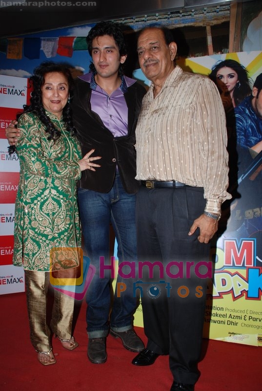 Shaad Randhawa with his parents at Dhoom Dhadaka premiere in Cinemax on May 22nd 2008