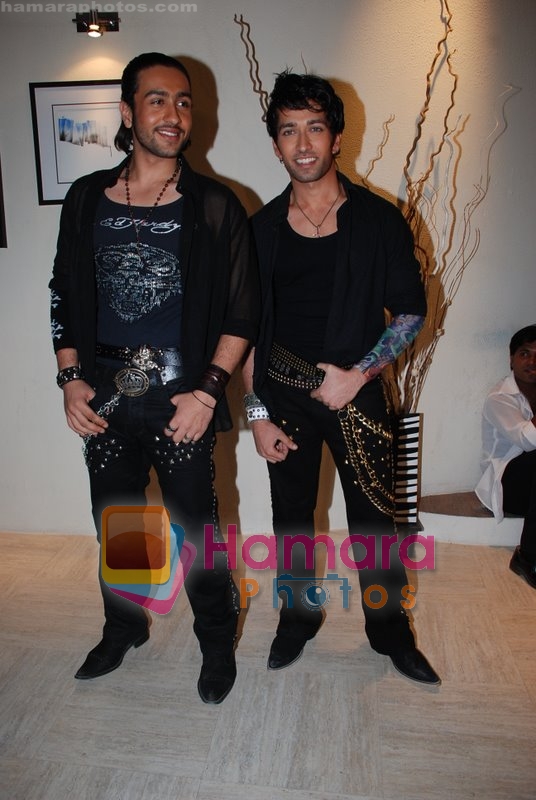Nakuul Mehta, Adhyayan Suman at Haal E Dill song picturisation in Filmistan on May 25th 2008