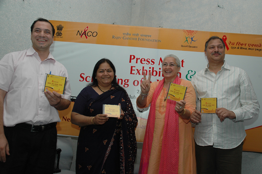 M. Bilal, Sharda Ali, Nafisa Ali, Dr. Shakeel Ahmed Khan at A Documentary & Photo Exhibition on THE RED RIBBON EXPRESS CAMPAIGN 