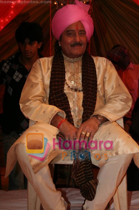 Vinod Khanna on the sets of Channel 9X Mere Apne in Jogeshwari on May 26th 2008