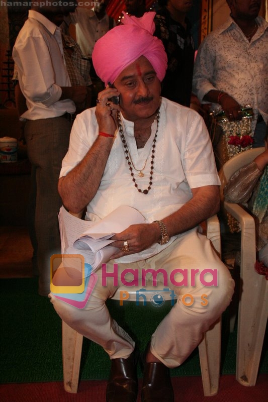 Vinod Khanna on the sets of Channel 9X Mere Apne in Jogeshwari on May 26th 2008