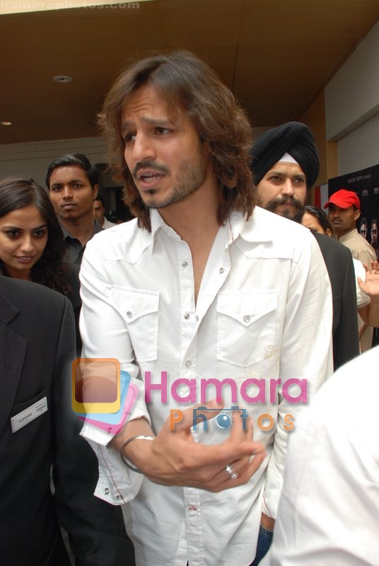 Vivek Oberoi at the IIFA press meet in Fun Cinemas on May 27th 2008