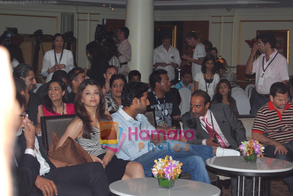 Aishwarya Rai Bachchan, Abhishek Bachchan at The Unforgettable Tour Press Meet at IIFA 