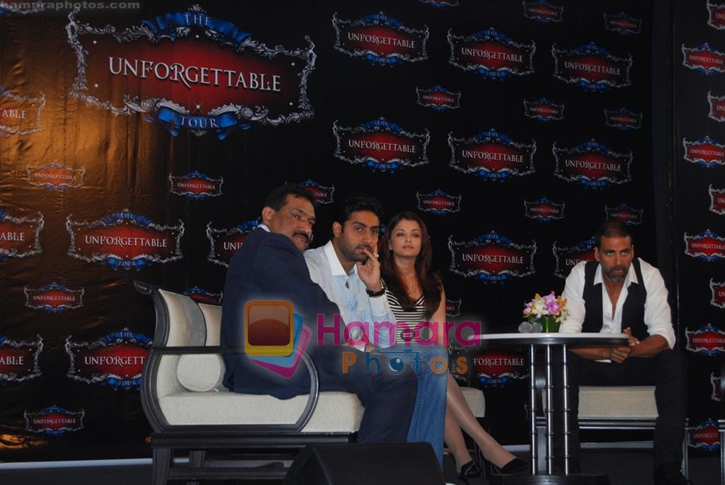 Abhishek Bachchan, Aishwarya Rai Bachchan, Akshay Kumar at The Unforgettable Tour Press Meet at IIFA