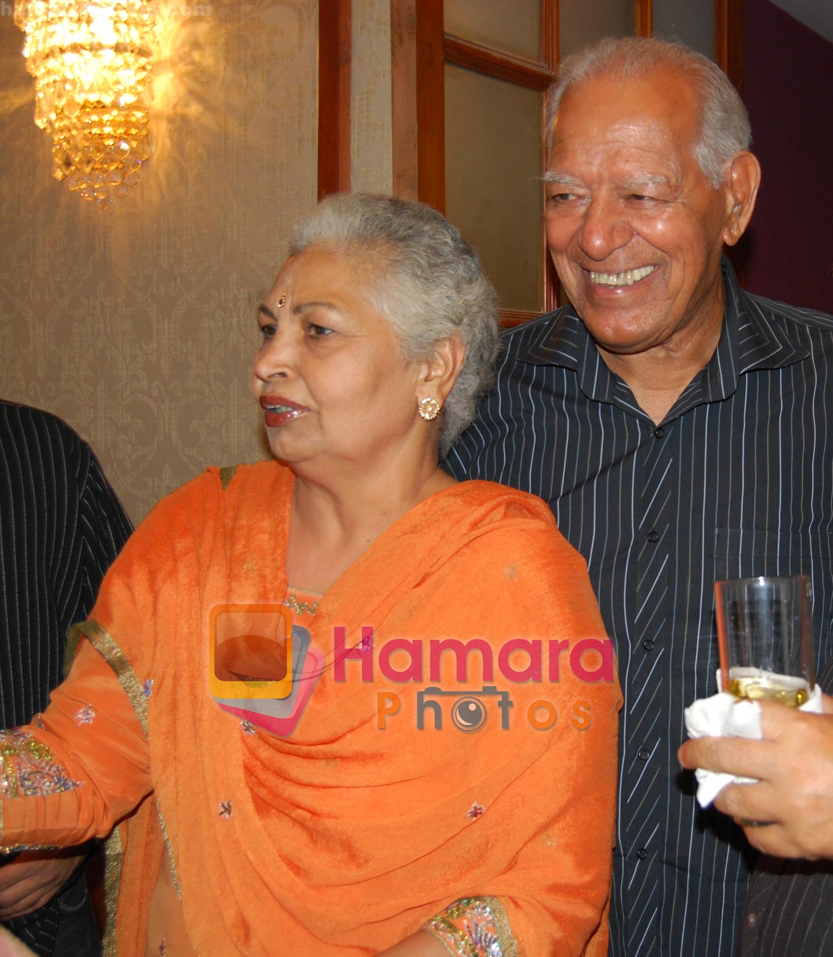 Dara Singh with Wife at birthday celebration party of Mohan Kumar turning 75 years