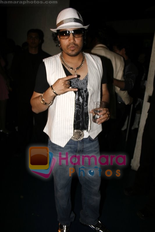 Mika Singh at Mika Singh's Bday bash in Rock Bottom on 10th June 2008
