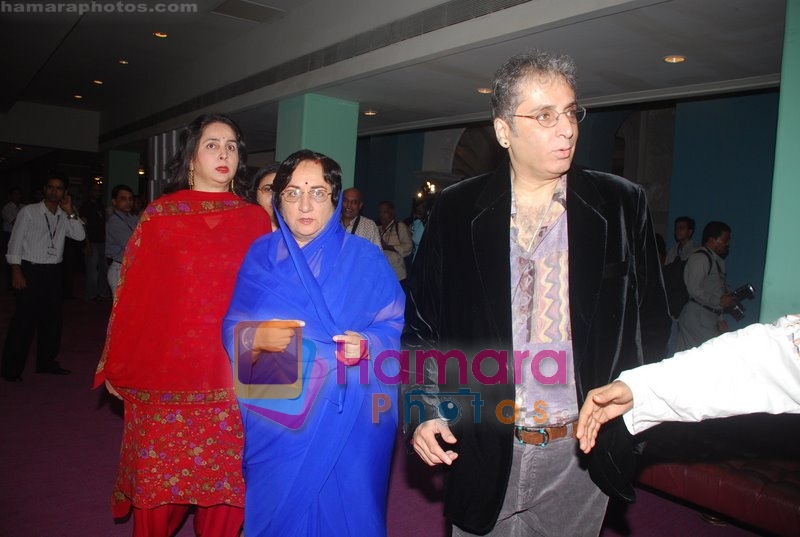 Aditya Raj Kapoor with wife, Mother Neilu Kapoor at Grand Finale of the 10th Osian's Cinefan Film Festival in Mumbai, NCPA on June 14th 2008