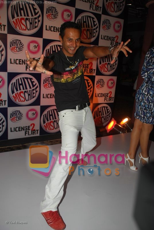 Nikhil Chinappa at MTV License to Flirt launch at Taj Hotel on June 25th 2008