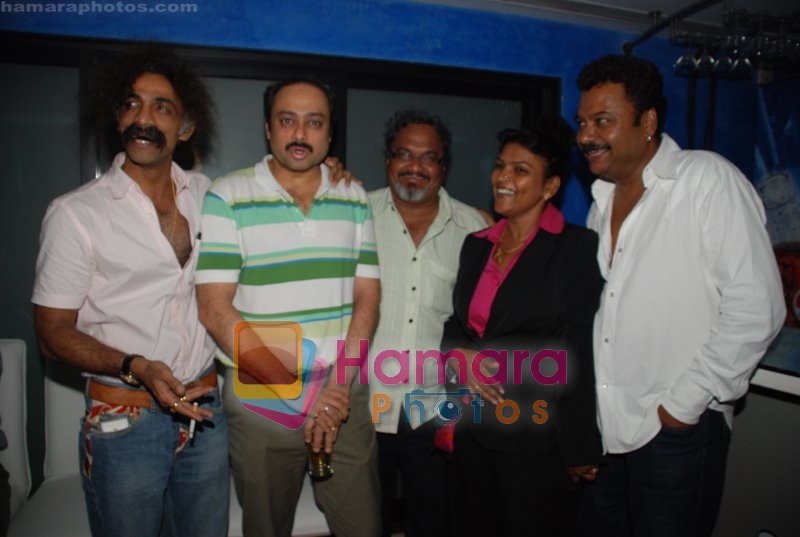 Makrand Deshpande and Sachin Khedekar at Nagesh Bhosle's wedding anniversary in Country Club on June 25th 2008