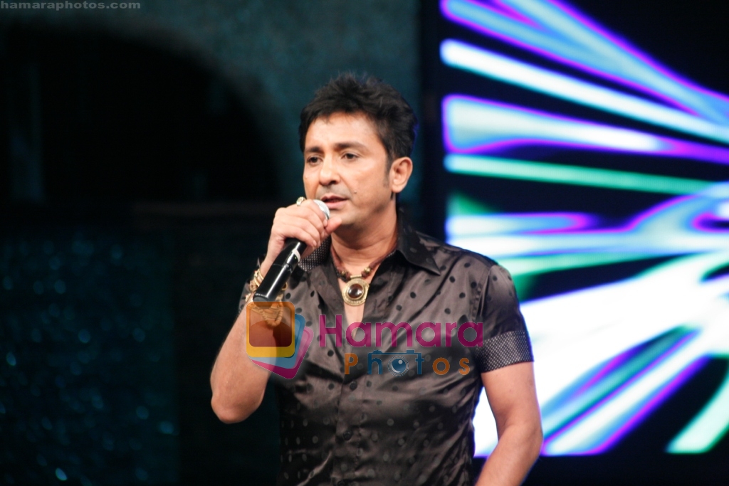 Sukhwinder Singh at Clinic All Clear Jo Jeeta Wohi Superstar on Star Plus