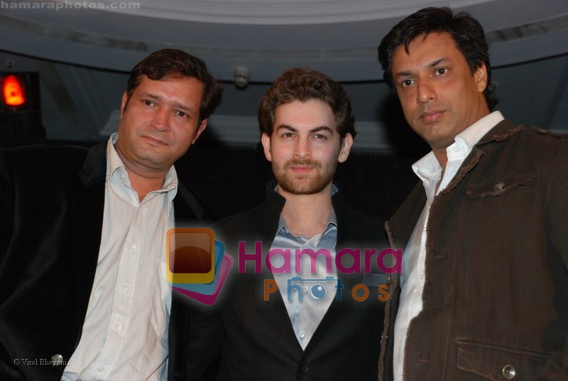 Neil Nitin Mukesh ,Madhur Bhandarkar at the unveiling of first look of Jail in Taj Land's End on July 9th 2008 - Copy