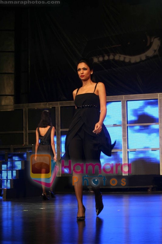 Sania Sheikh at Audi A4 launch with Gayatri Khanna's fashion show on July 10th 2008