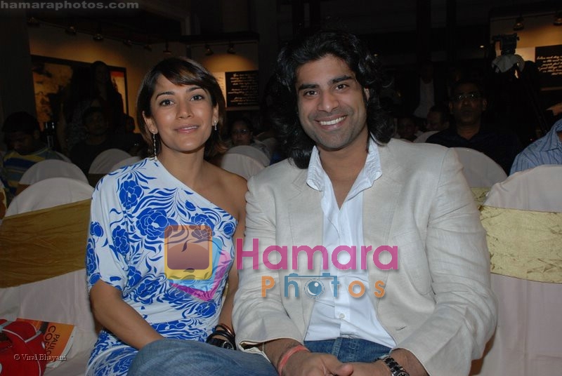 Koel Purie, Sikander Kher at the reading of The Alchemist in Tao Gallery on July 13th 2008 