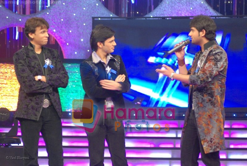 Abhijeet Sawant, Rahul Vaidya, Harshit Saxena at the finals of Jo Jeeta Wohi Superstar on July 12th 2008 
