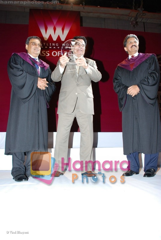 Subhash Ghai, Dilip Kumar, Anand Mahindra at Whistling Woods convocation ceremony in Film City on 18th July 2008