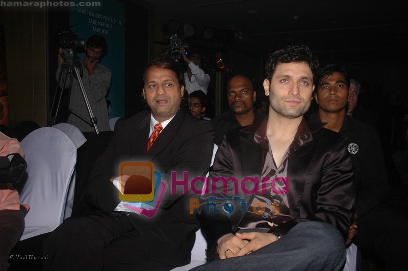 Shiney Ahuja at Apollo Tyres promotional event in Fun on 18th July 2008