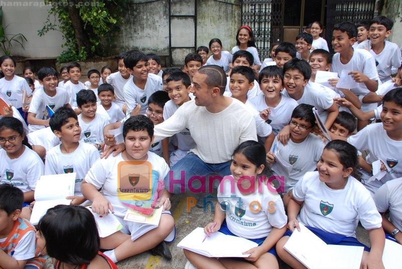 Aamir Khan at Tare Zameen Par DVD Launch in Darsheel's School on July 25th 2008