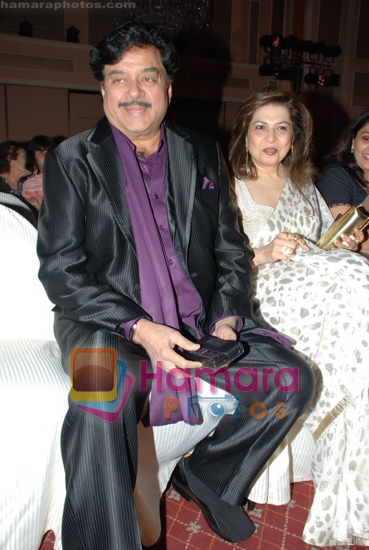 Shatrughan Sinha at Khazana concert in Trident on July 25th 2008