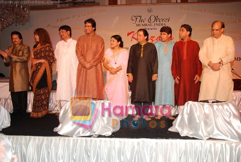 Pankaj Udhas, Peenaz Masani, Talat Aziz, Anup Jalota at Khazana concert in Trident on July 25th 2008