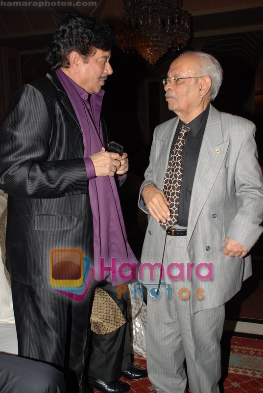 Shatrughan Sinha at Khazana concert in Trident on July 25th 2008