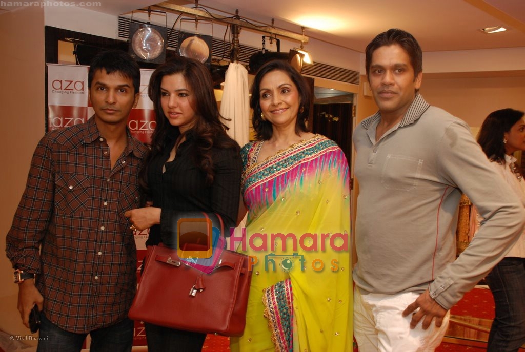 Vikram Phadnis, Rocky S, Alka Nishar at the launch of the new collection _Aza_ on July 28th 2008 -san