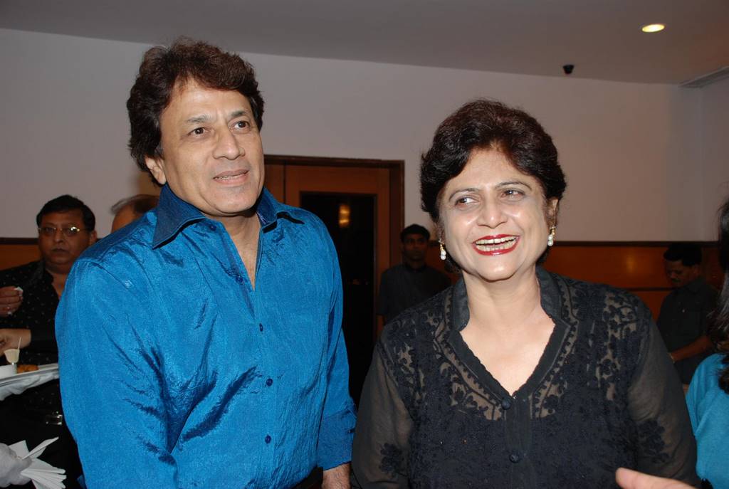 Arun Gohil with daughter at Anup Jalota's Birthday Bash in Sunville,Worli on July 29th 2008