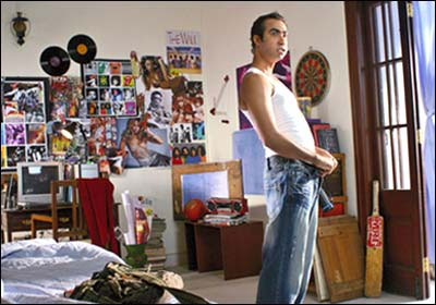 Ranvir Shorey in a still from UGLY AUR PAGLI 