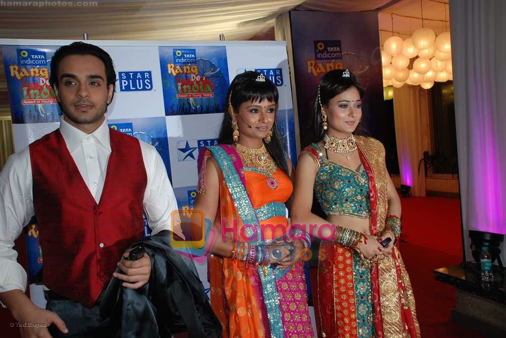 Parul Chauhan, Sarah Khan at Star Pariwar Independence special in St Andrews on August 2nd 2008 