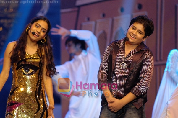 Metro Rockers Loria and Varun at Gini & Jony Chak De Bachche Finals in 9X on 2nd August 2008