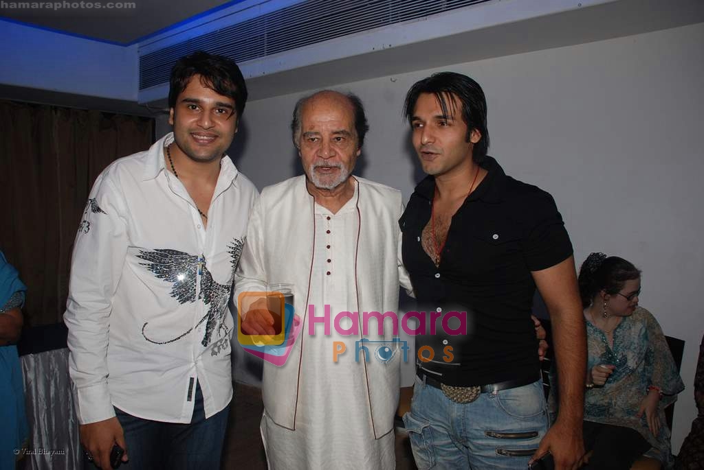 Krishna at the Kashmera Shah's bash for Krushna Abhishek's parents in  Enigma on August 14th 2008 