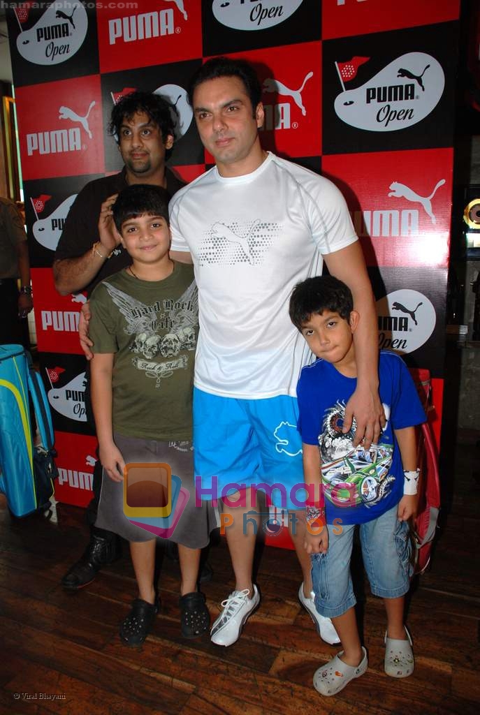 Sohail Khan with Kids at the PUMA Golf Open in Hard Rock Caf�, Mumbai on August 17th 2008 