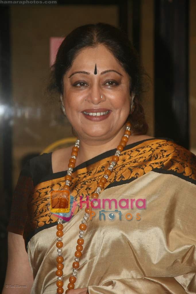 Kiron Kher at the 11th Annual Rajiv Gandhi Awards 2008 on 17th August 2008 