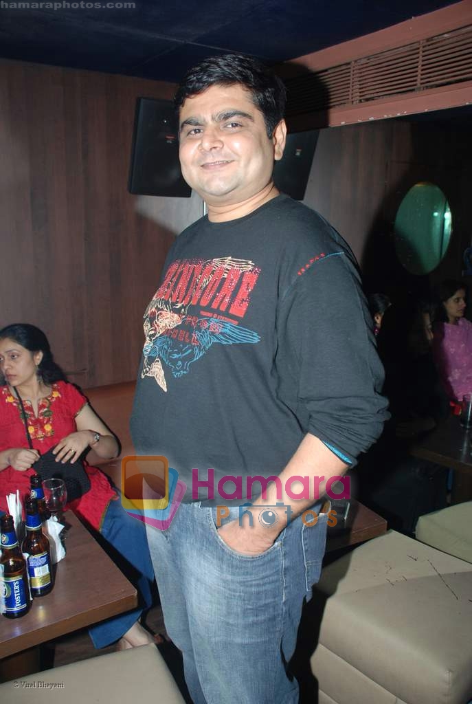 Deven Bhojani at Deepshikha's birthday bash in H20 on August 20th 2008 