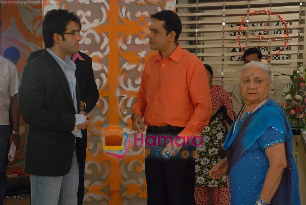 Tusshar Kapoor, Sudha Shivpuri on the sets of Tv serial Kasam Se in Klicj Nixon on August 22nd 2008 