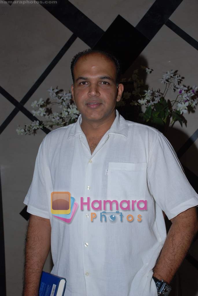 Ashutosh Gowariker at Bhavna Somaiya's book launch Krishna - the God Who lived as Man in  Orchid on August 25th 2008 