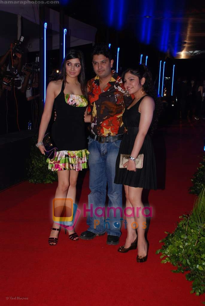 Divya Khosla, Bhushan Kumar, Tulsi Kumar at Rock On Premiere in IMAX Wadala on 28th August 2008 
