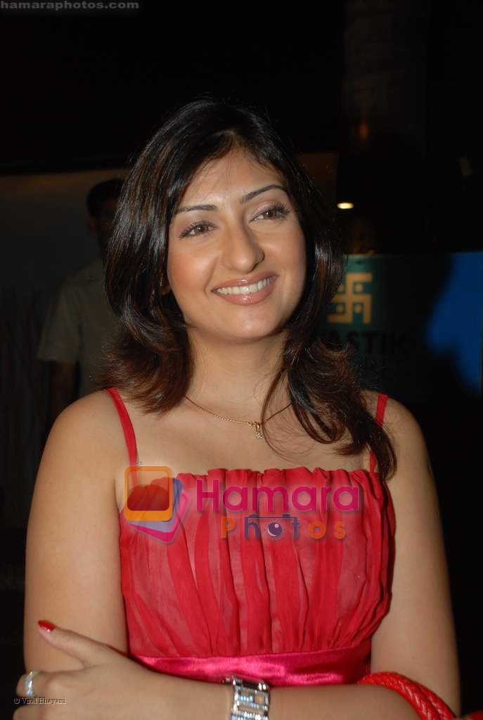 Juhi Parmar at Swastik Pictures bash for Amber Dhara in Vie Lounge on 29th August 2008 