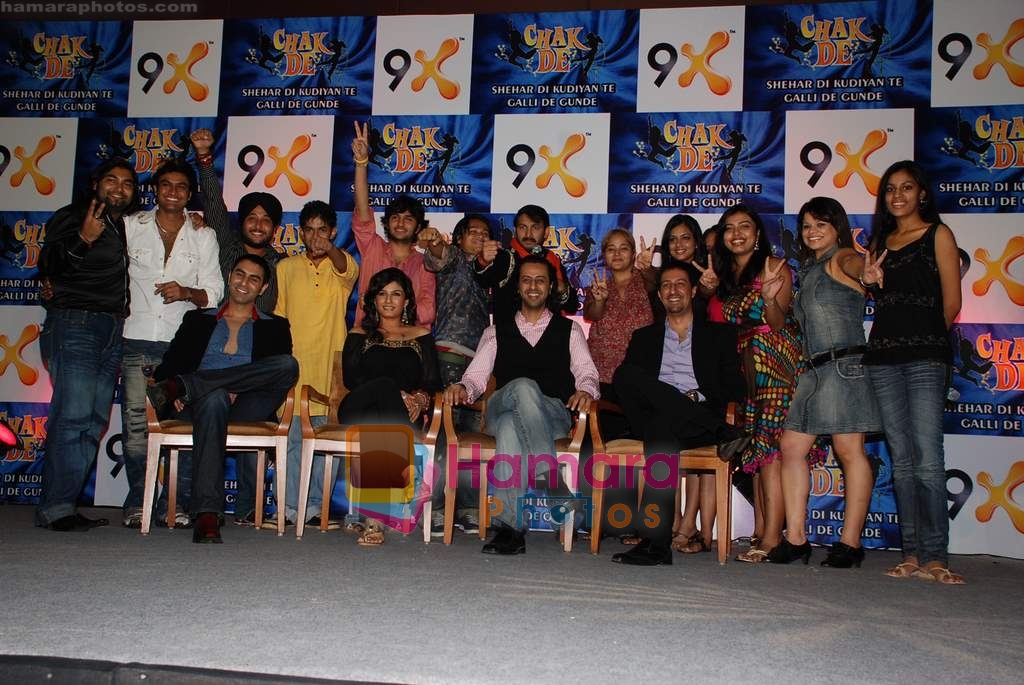 Salim Merchant, Manoj Tiwari, Raveena Tandon, Sulaiman Merchant at the new season of Chak de Bachche in 9X on 1st September 2008 
