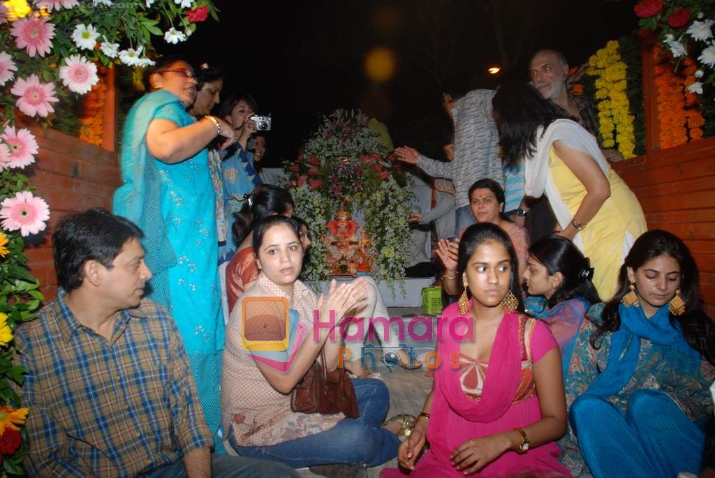 at ganpati Celebration  in Bandra on 4th September 2008 