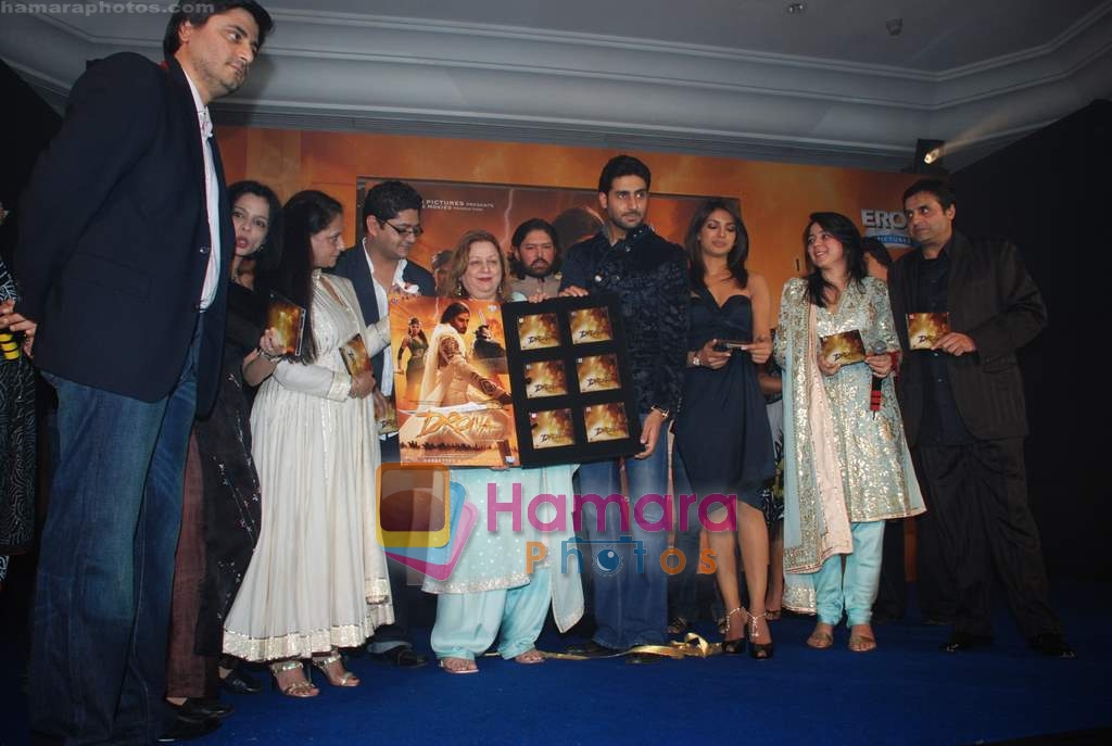 Jaya Bachchan, Goldie Behl Abhishek Bachchan, Priyanka Chopra at Drona Music Launch on 6th September 2008 