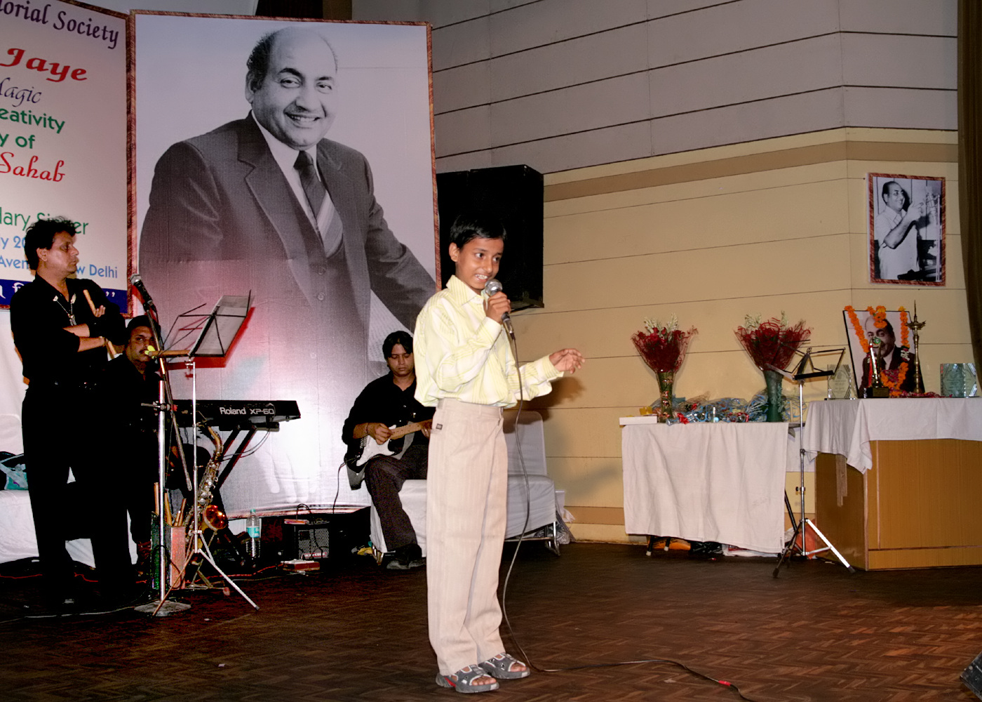 19(300708)-A young artist performing Rafi Sahab�s song