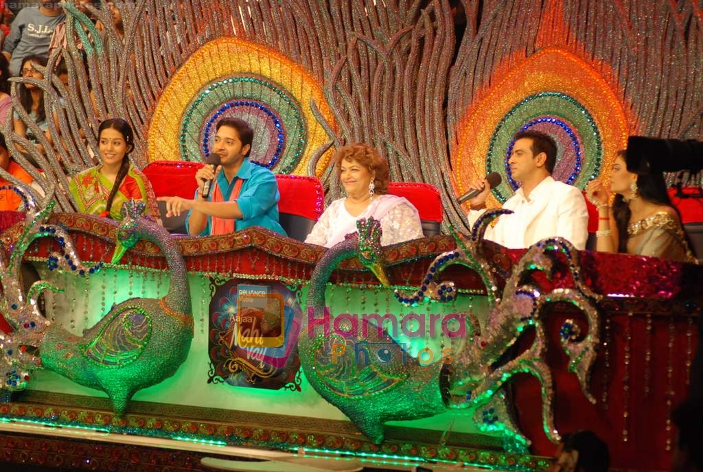 Amrita Rao, Shreyas Talpade, Saroj Khan at the Promotion of movie Welcome to Sajjanpur on show Aaja Mahi Vay of Star Plus in Cinevistas studio on 9th September 2008 