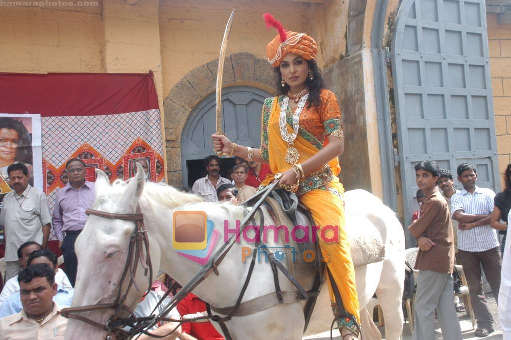Meera on location of Jhansi Ki Rani film in Filmistan on 12th September 2008 