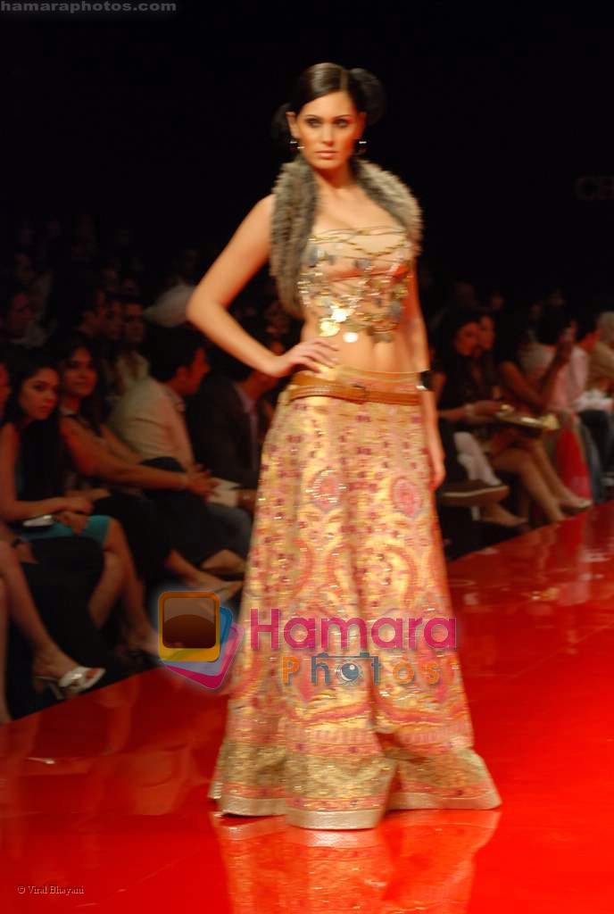 at JJ Valaya Fall Winter collection of 2008-2009 at HDIL Couture Week on 17th September 2008 